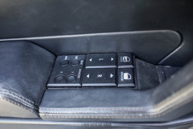 Used 1993 Cadillac Allante FWD image 38