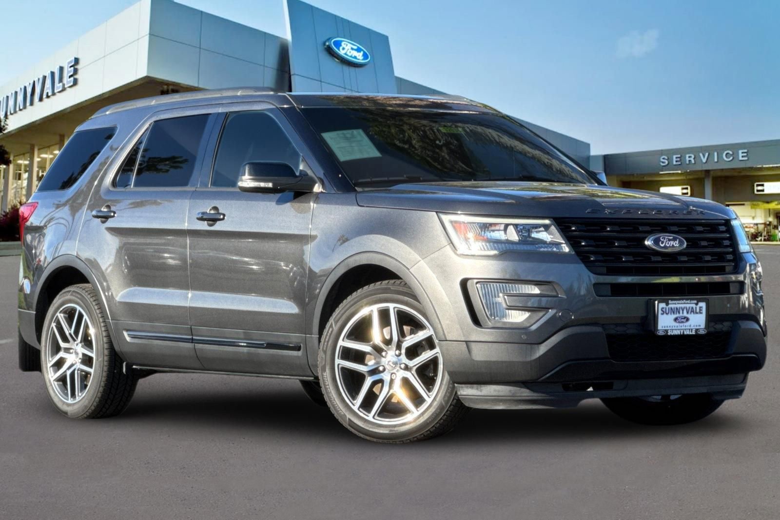 Used 2017 Ford Explorer Sport image 2