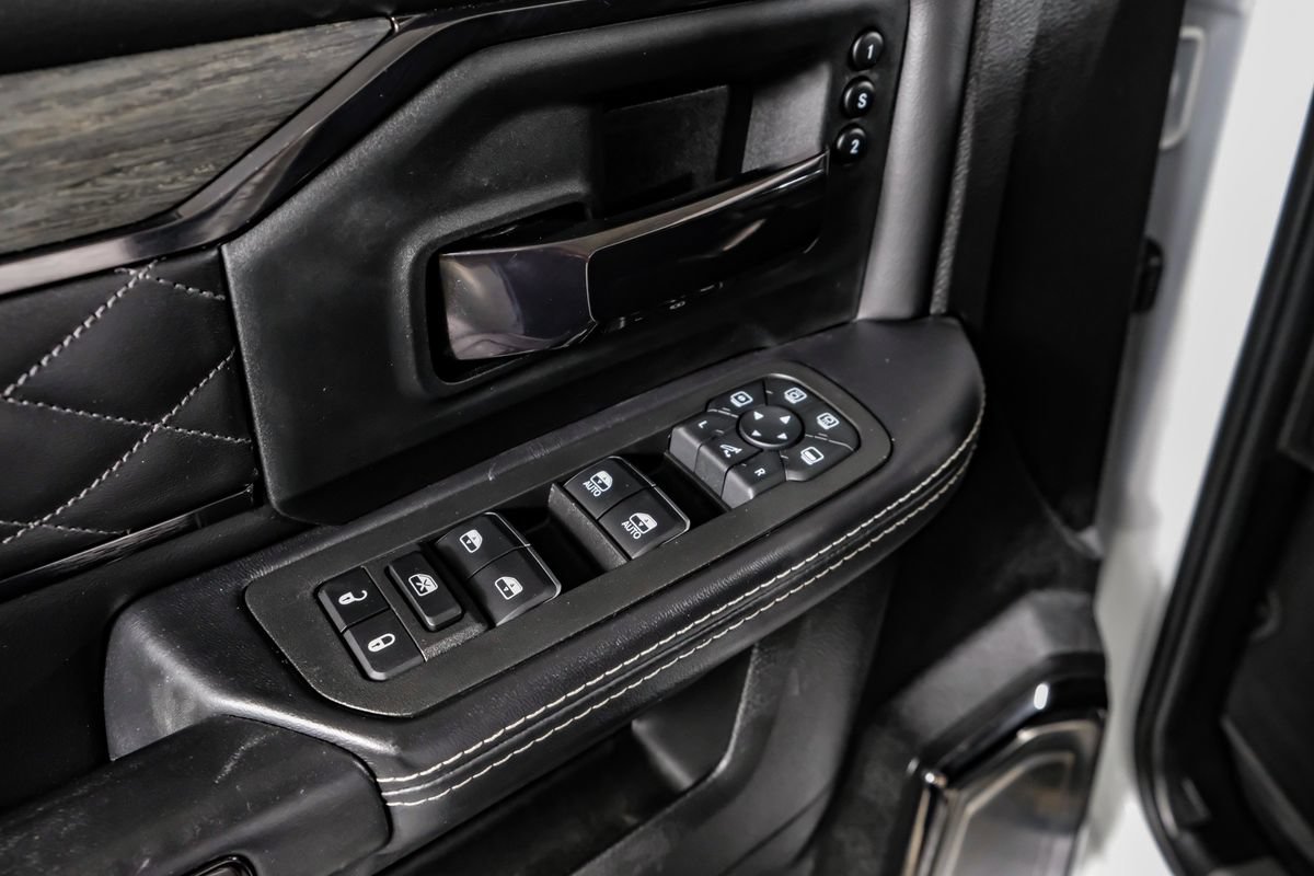 Used 2025 RAM 3500 Limited AWD/4WD image 35