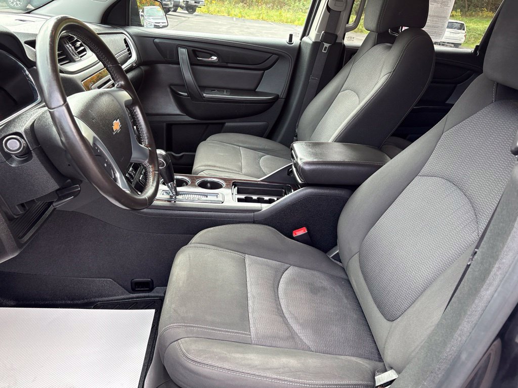 Used 2017 Chevrolet Traverse LT AWD/4WD image 9