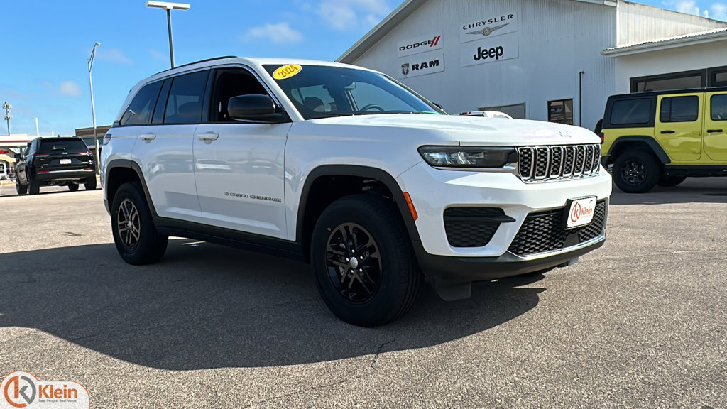 Used 2024 Jeep Grand Cherokee Laredo w/ Luxury Tech Group I
