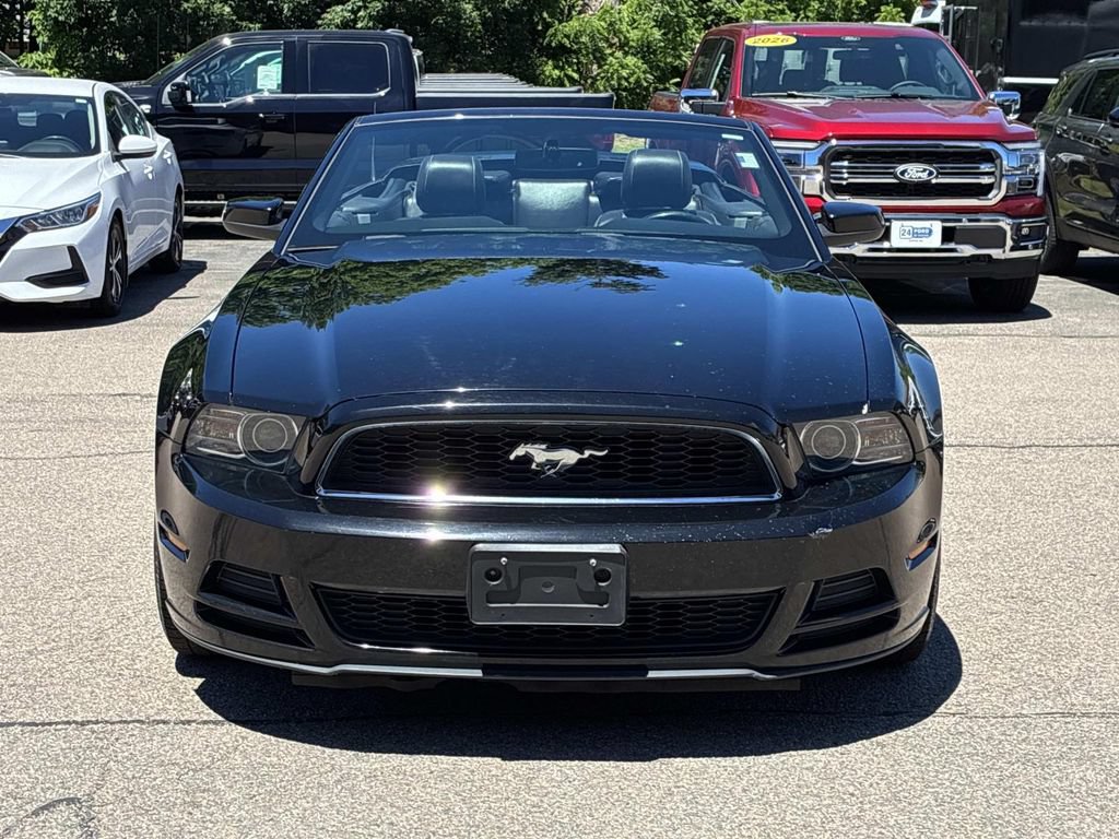 Used 2013 Ford Mustang Premium RWD image 2