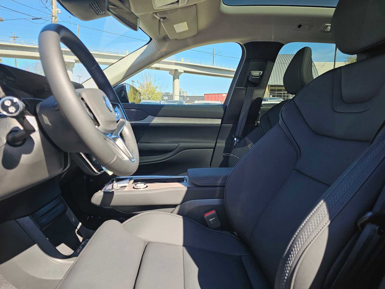 Used 2025 Volvo EX90 Plus image 21