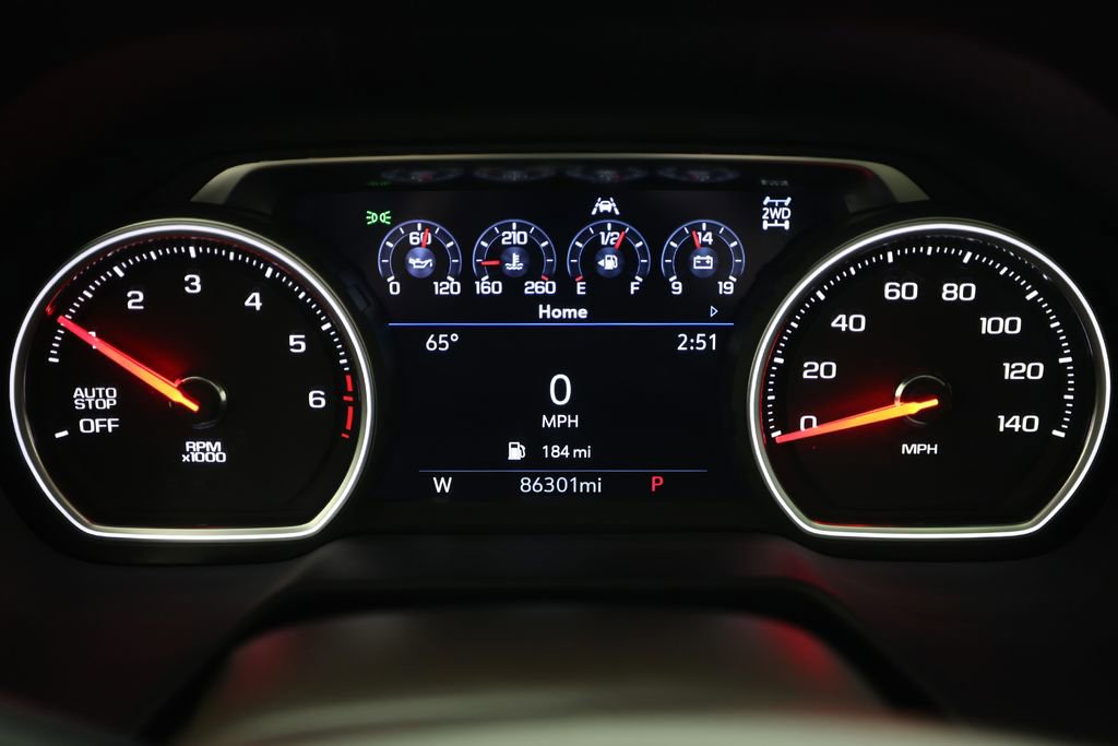Used 2021 Chevrolet Tahoe Z71 w/ Luxury Package AWD/4WD image 23