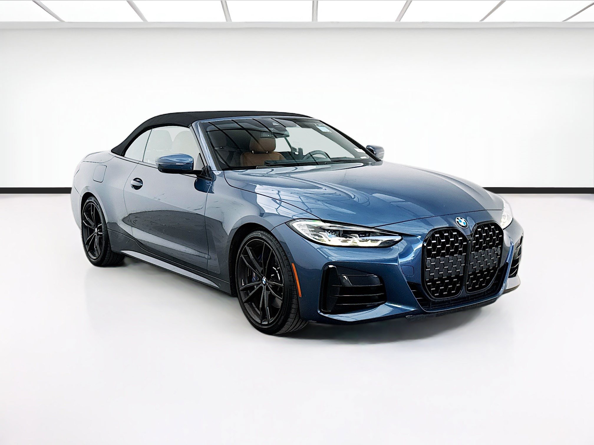 Used 2024 BMW M440i Convertible w/ Parking Assistance Package RWD image 3
