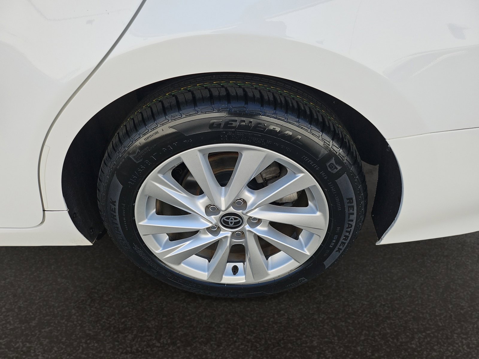 Used 2024 Toyota Camry LE FWD image 46