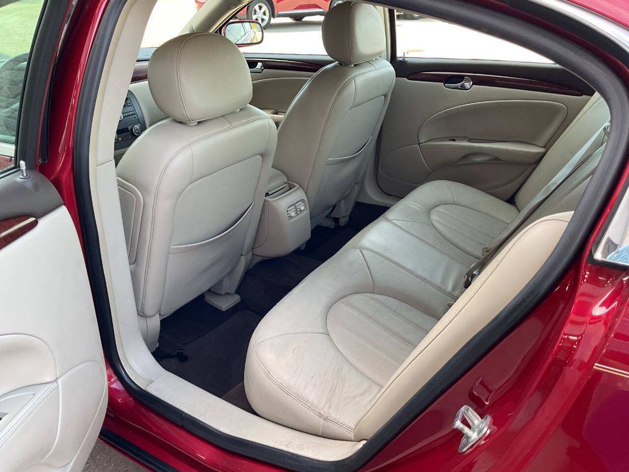 Used 2008 Buick Lucerne CXL w/ Driver Confidence Package FWD image 27