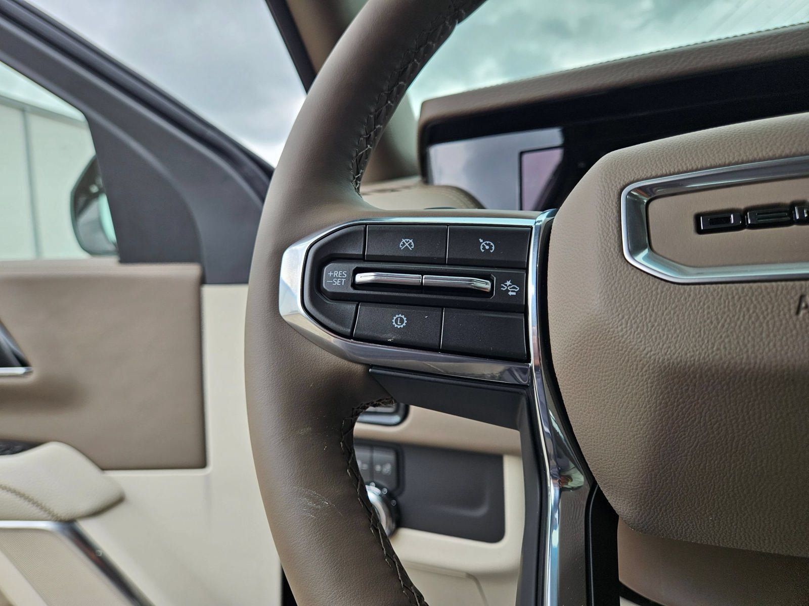 New 2026 GMC Yukon Denali AWD/4WD image 12