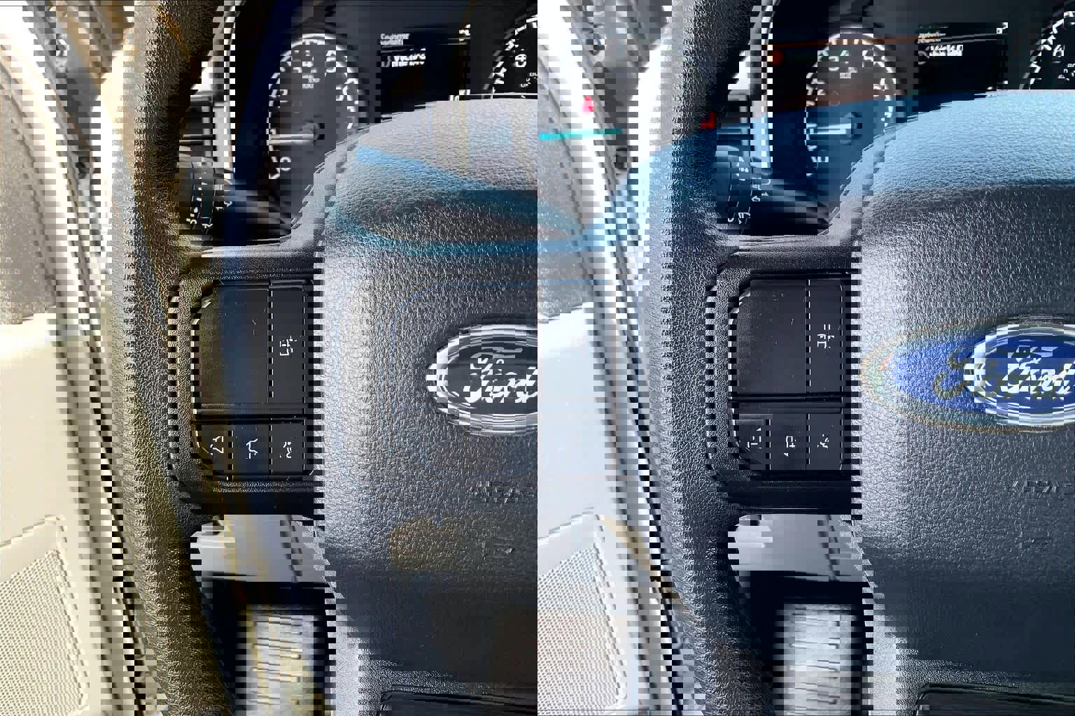 Certified 2022 Ford F150 XL w/ Trailer Tow Package RWD image 18