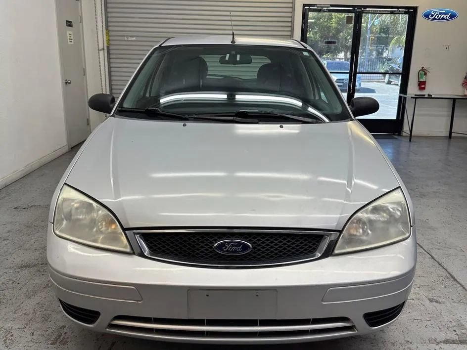 Used 2007 Ford Focus S FWD image 2