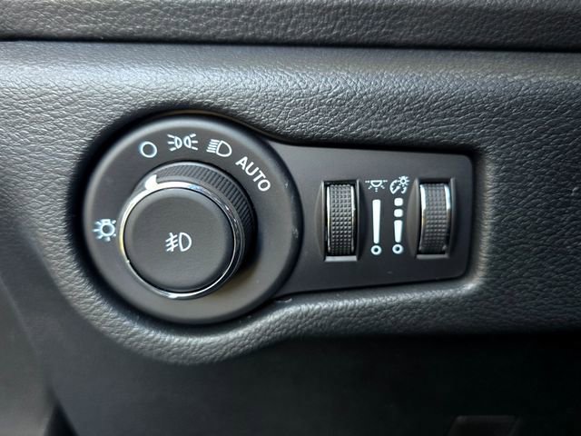 New 2026 Chrysler Pacifica Select image 17