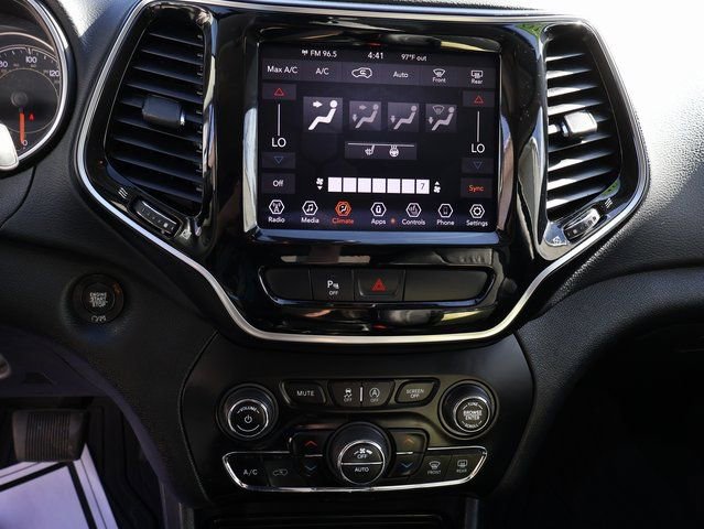 Used 2019 Jeep Cherokee Limited image 24