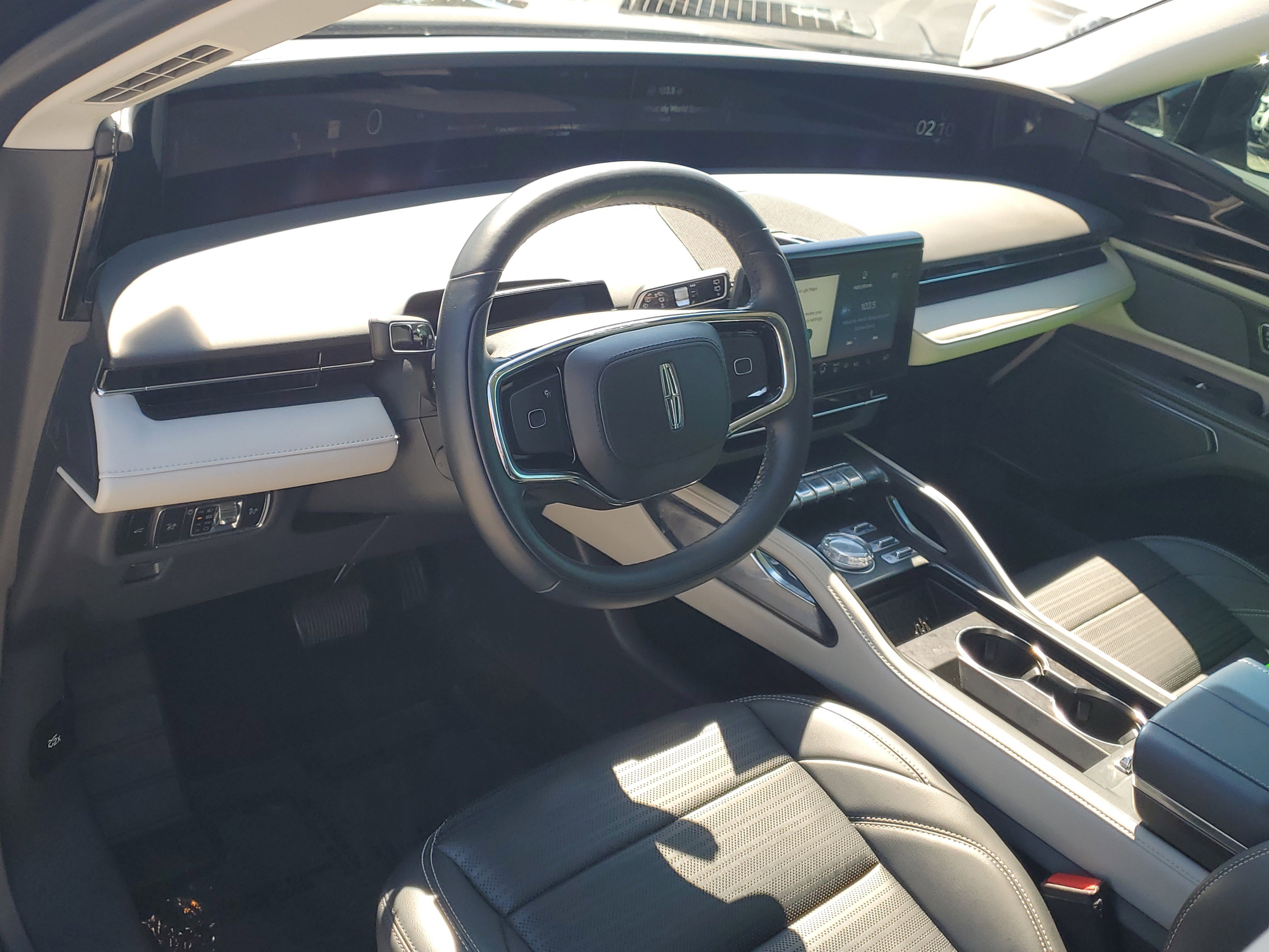 Used 2024 Lincoln Nautilus Reserve image 21