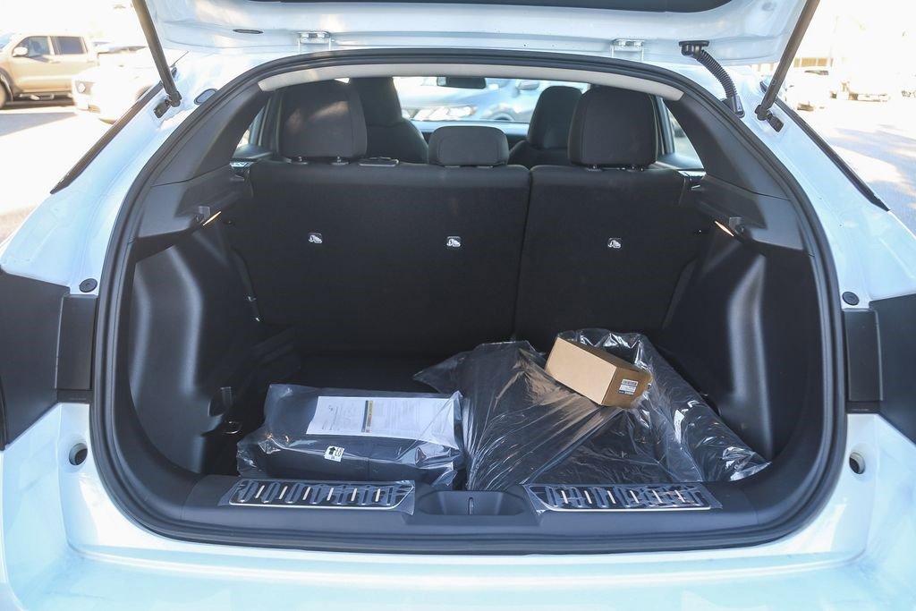 New 2026 Nissan Leaf image 12
