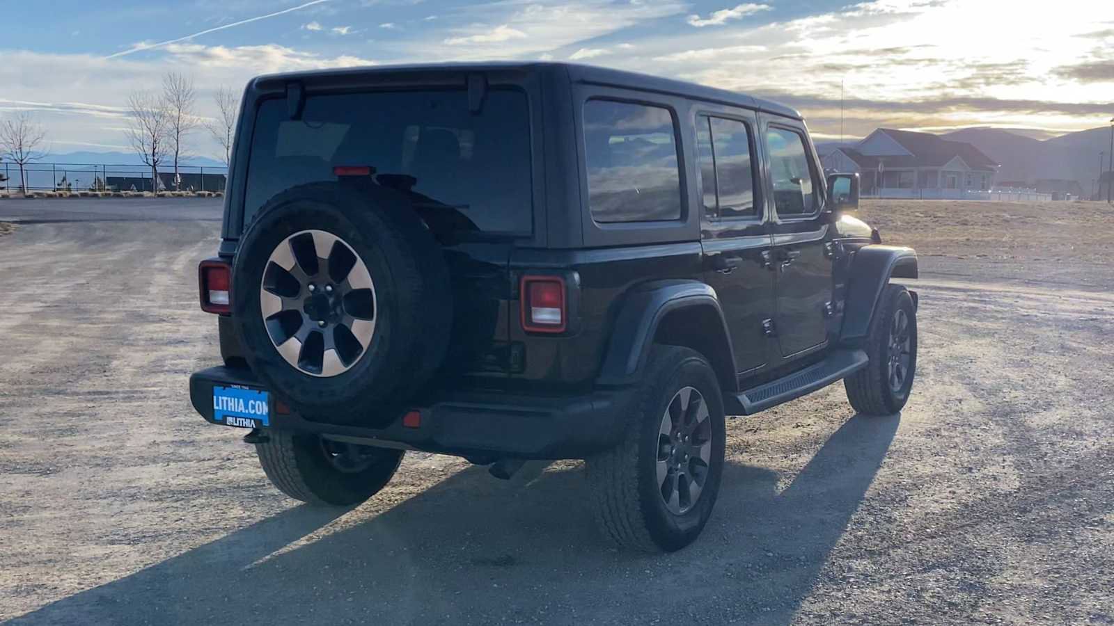 Used 2018 Jeep Wrangler Unlimited Sahara image 9