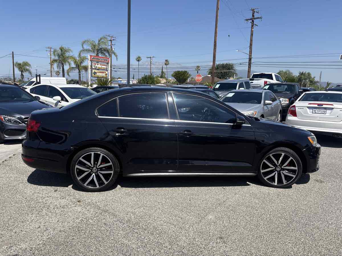 Used 2012 Volkswagen Jetta GLI FWD image 5