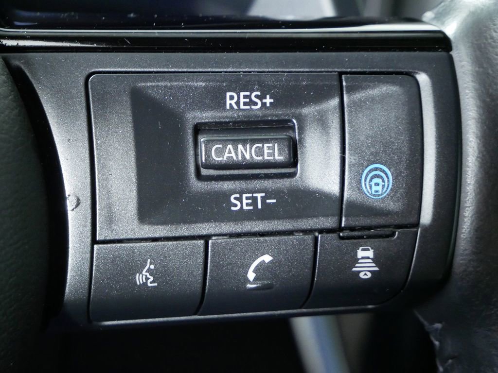Used 2022 Nissan Rogue Platinum w/ Head-Up Display Package AWD/4WD image 26