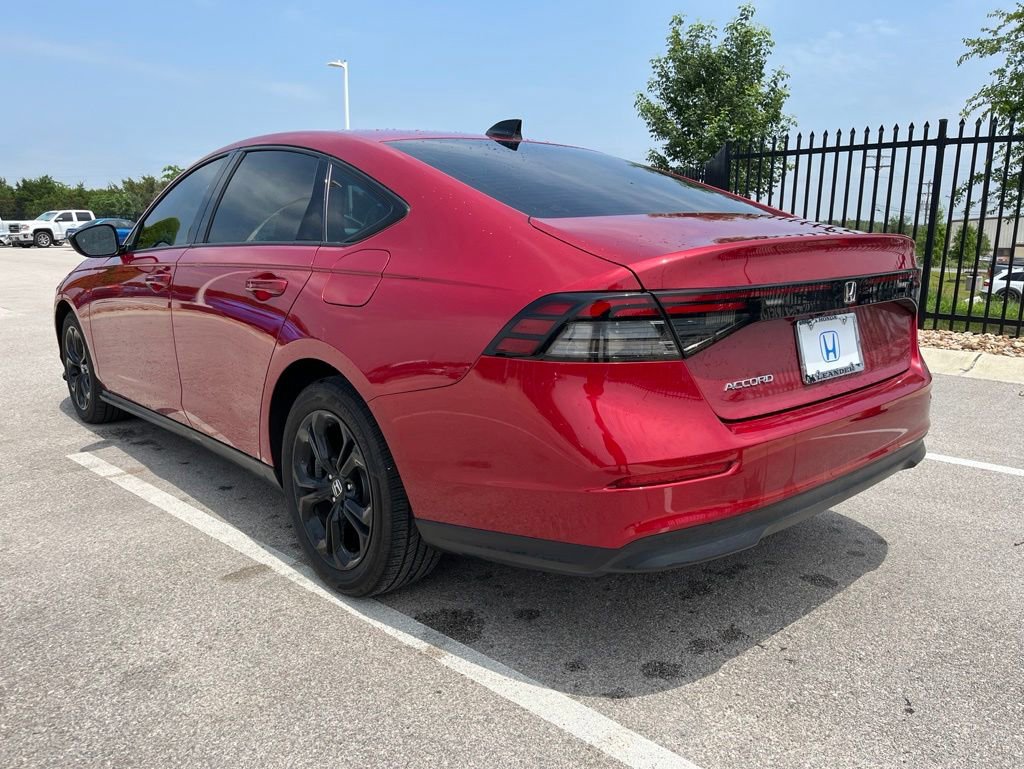Certified 2025 Honda Accord SE image 6