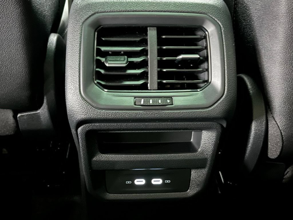 New 2026 Volkswagen Taos SE AWD/4WD image 23