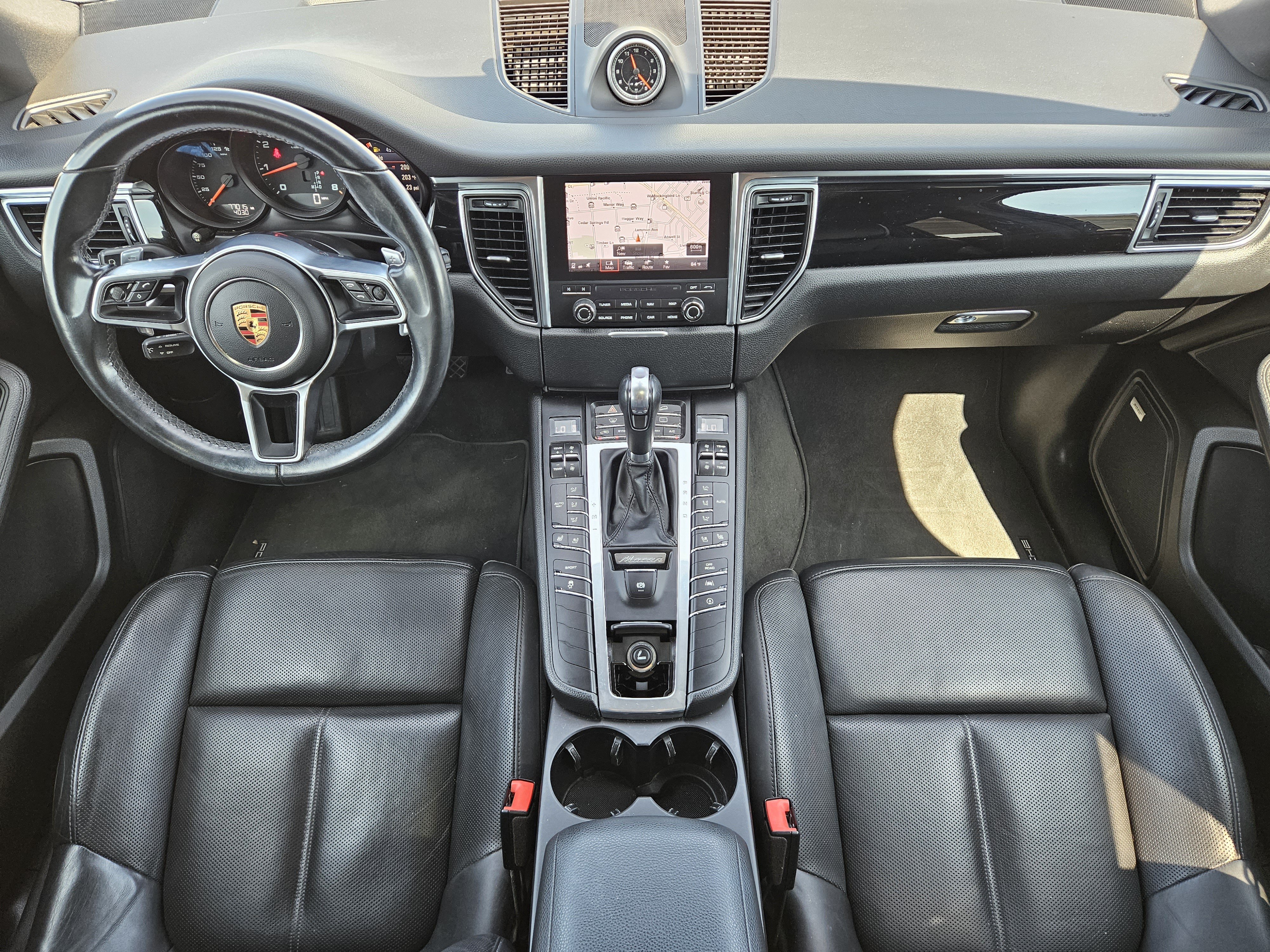 Certified 2017 Porsche Macan AWD/4WD image 24