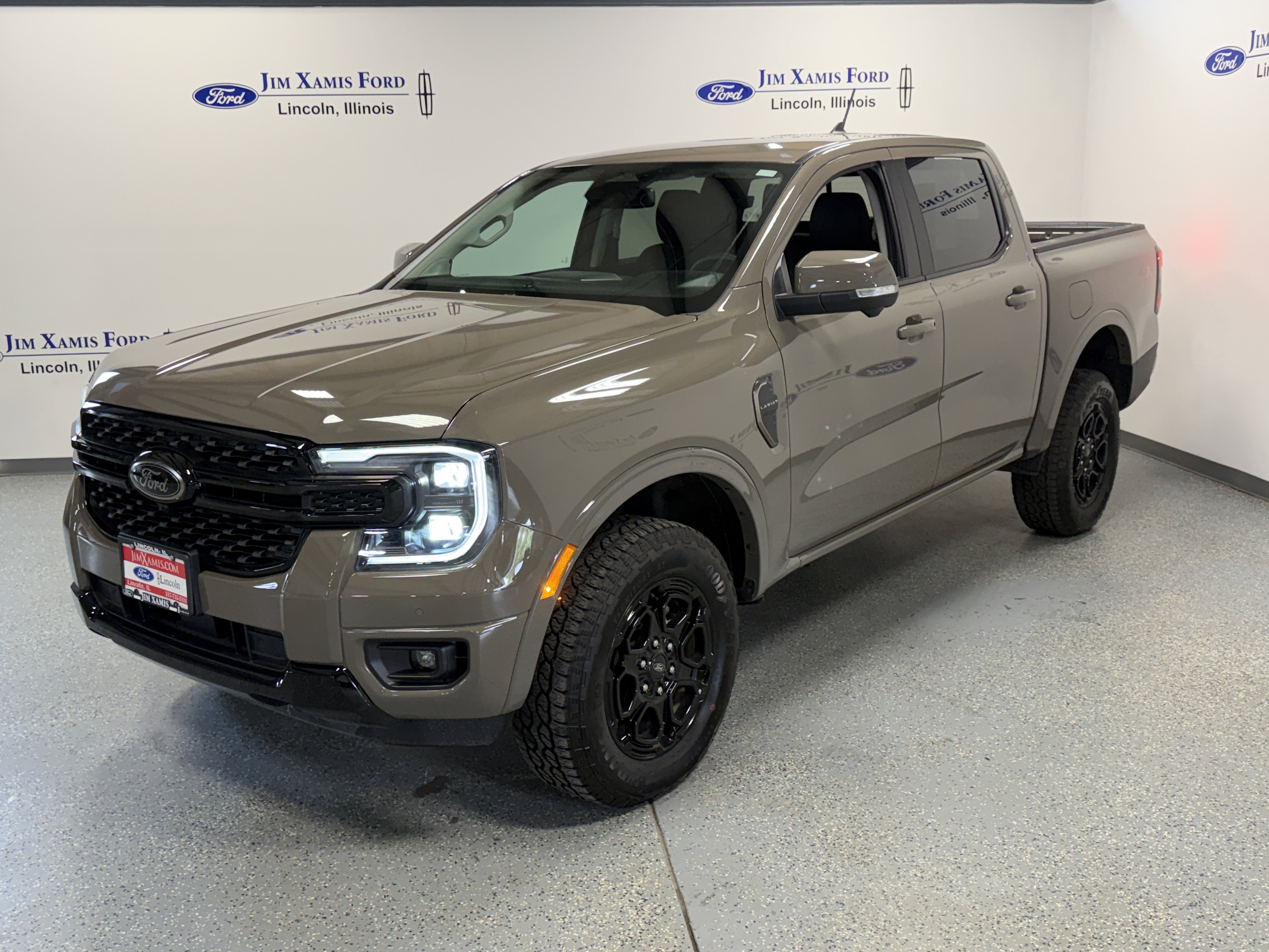 Used 2025 Ford Ranger Lariat w/ Black Appearance Package AWD/4WD image 3