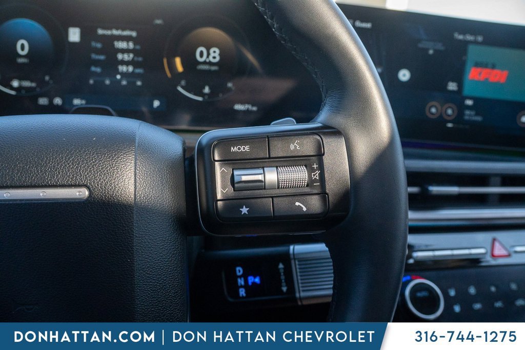 Used 2024 Hyundai Santa Fe Limited FWD image 11
