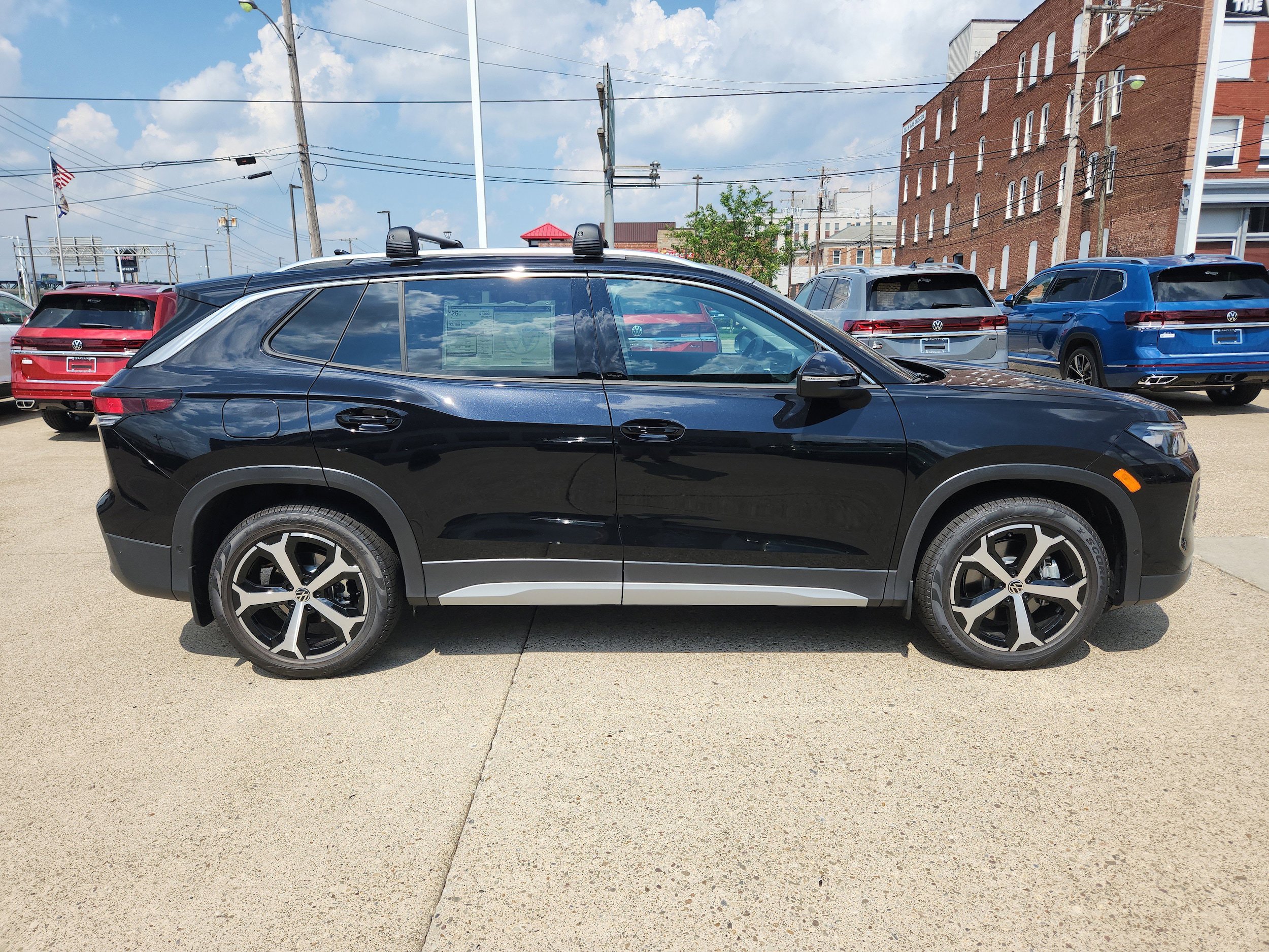 New 2025 Volkswagen Tiguan SE AWD/4WD image 6