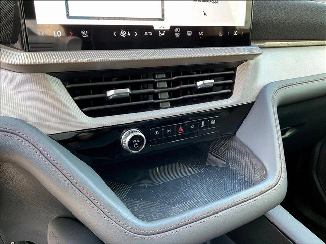 Used 2026 Ford Explorer Active w/ Active Comfort Package RWD image 20