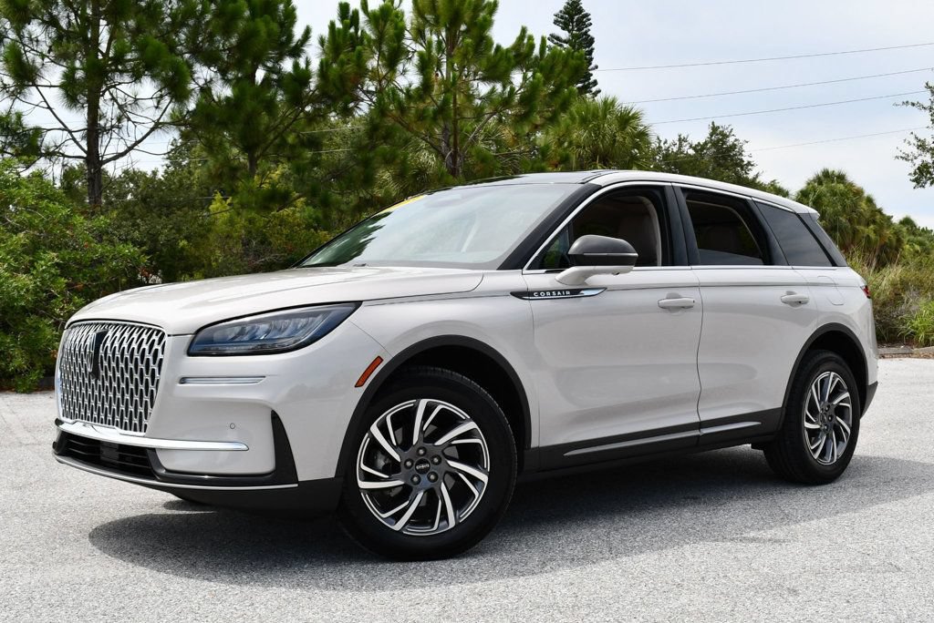 Used 2023 Lincoln Corsair FWD w/ Equipment Group 101A image 25