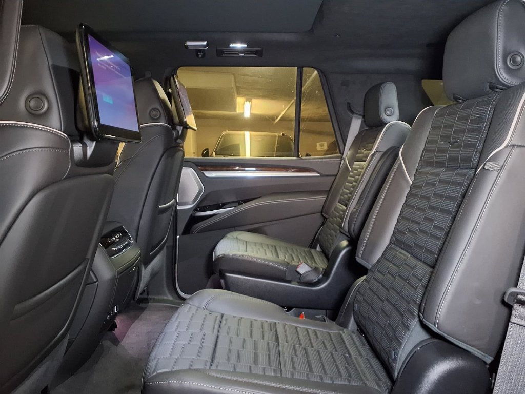 New 2027 Cadillac Escalade Platinum Sport w/ LPO, Floor Liner Package AWD/4WD image 11