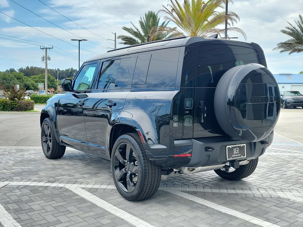 New 2026 Land Rover Defender 110 X-Dynamic SE AWD/4WD image 3