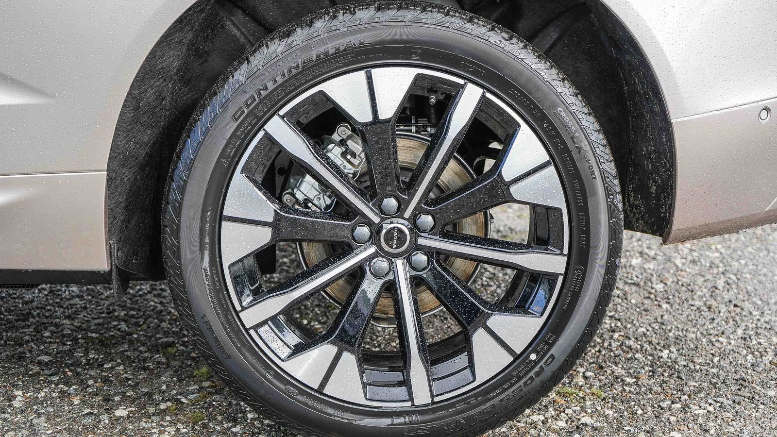 New 2026 Volvo XC60 B5 Plus w/ Protection Package Premier AWD/4WD image 10