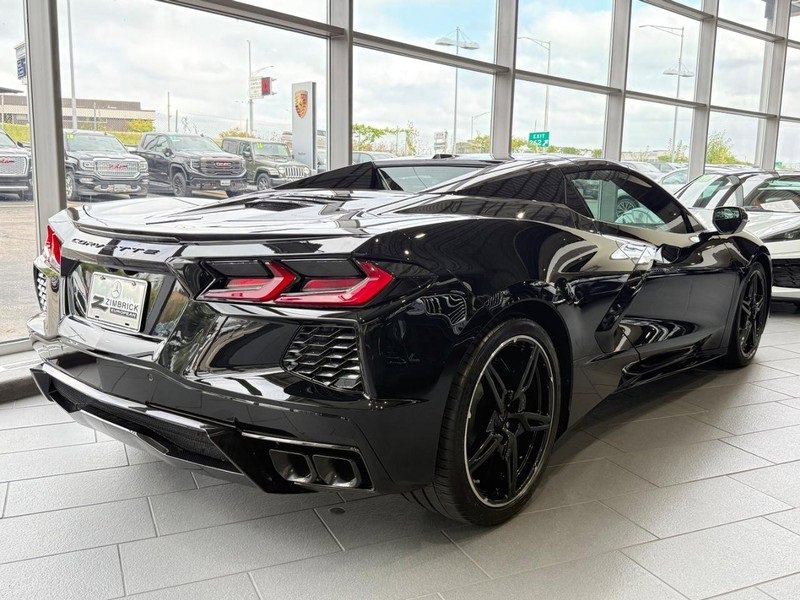Used 2024 Chevrolet Corvette Stingray Premium Conv w/ Battery Protection Package image 2