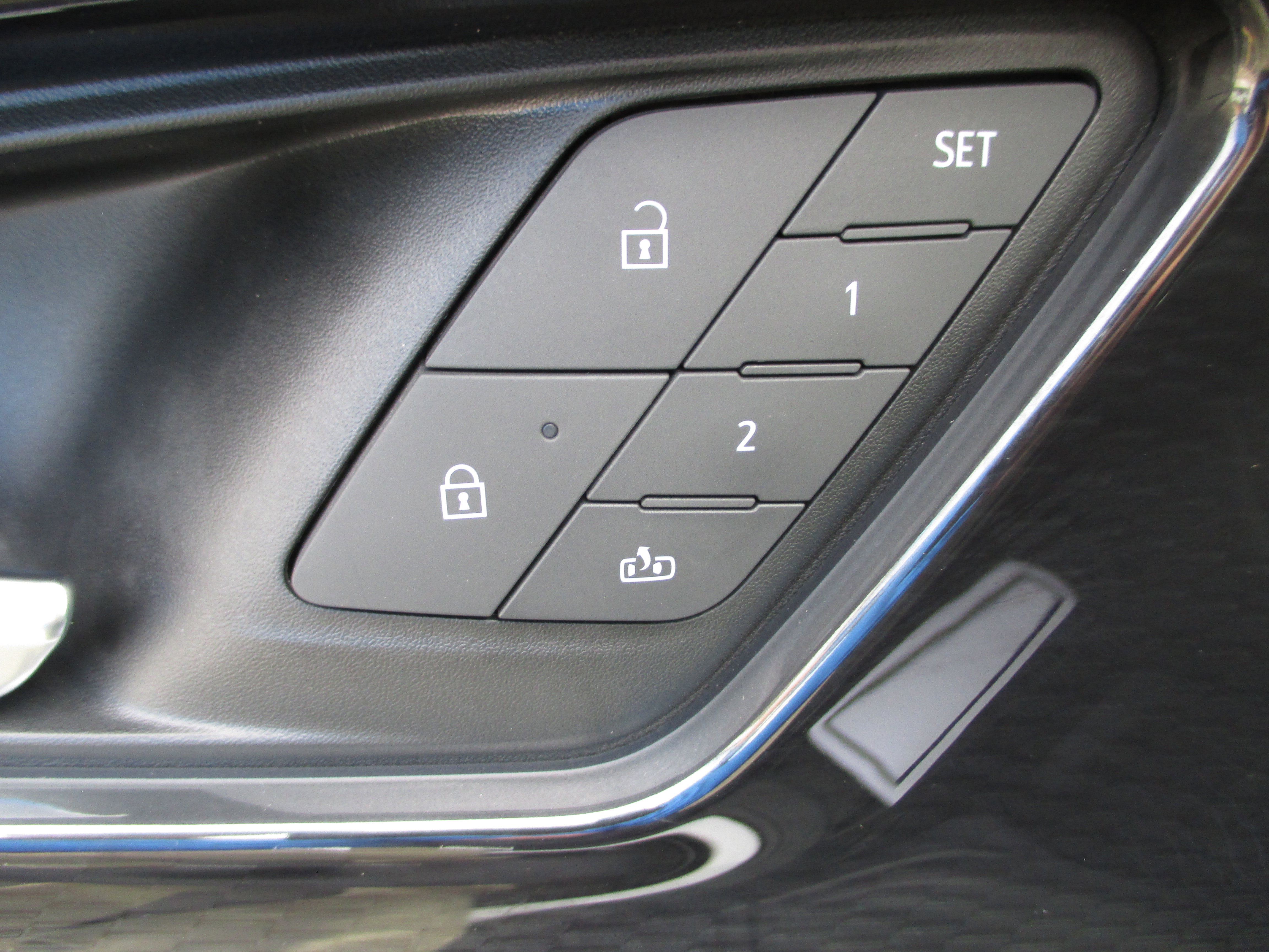 Used 2024 Chevrolet Blazer EV RS image 15