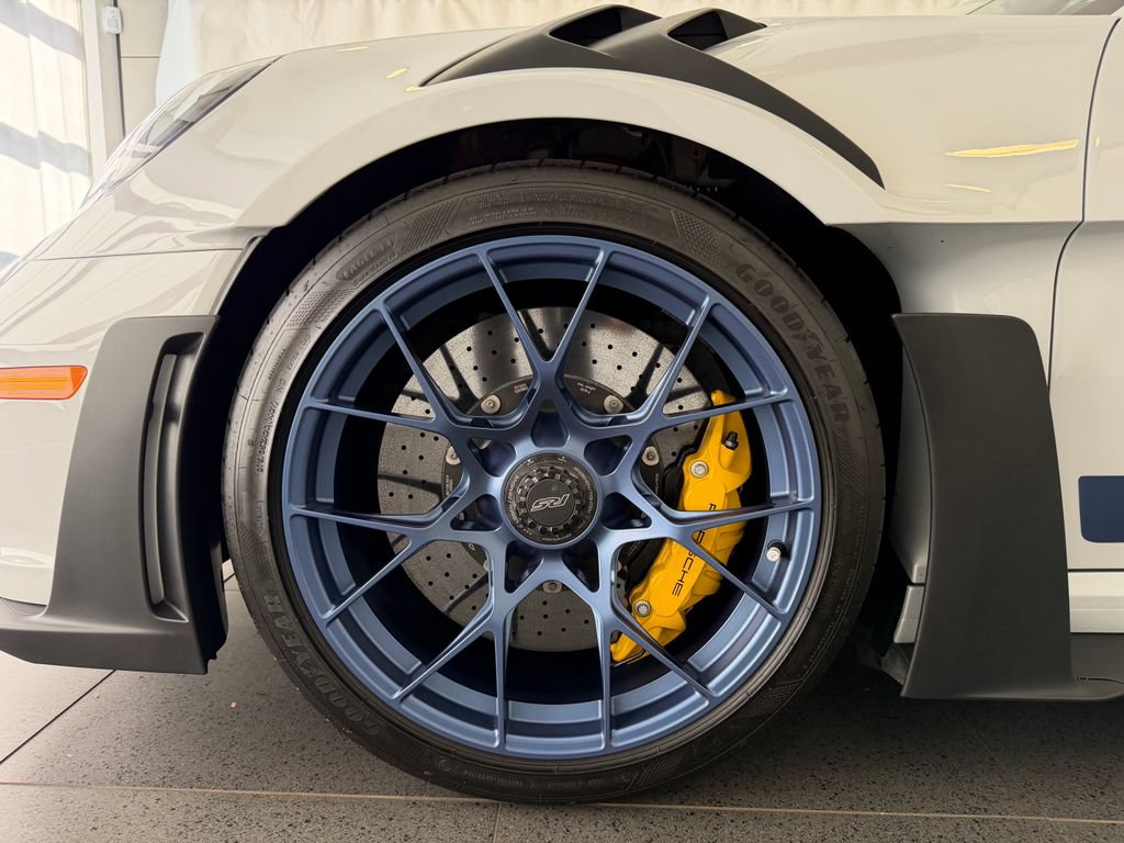 Certified 2025 Porsche 911 GT3 RS RWD image 9