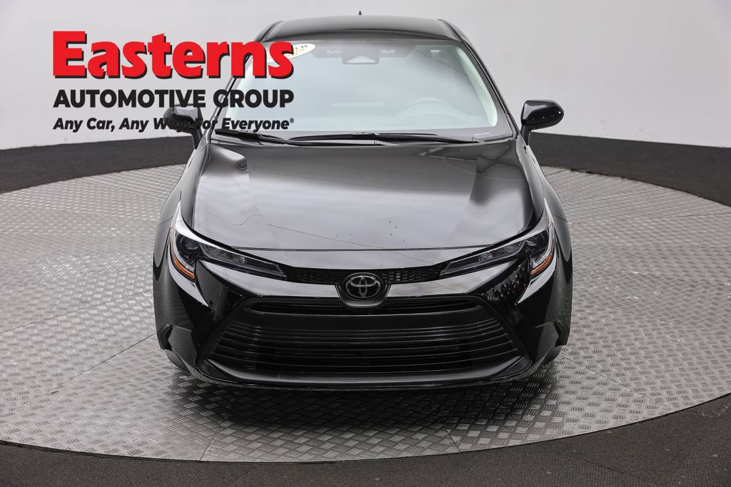 Used 2024 Toyota Corolla LE FWD image 2