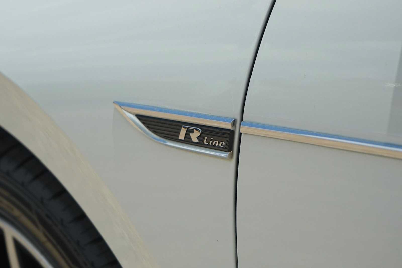 Used 2022 Volkswagen Passat 2.0T R-Line FWD image 8