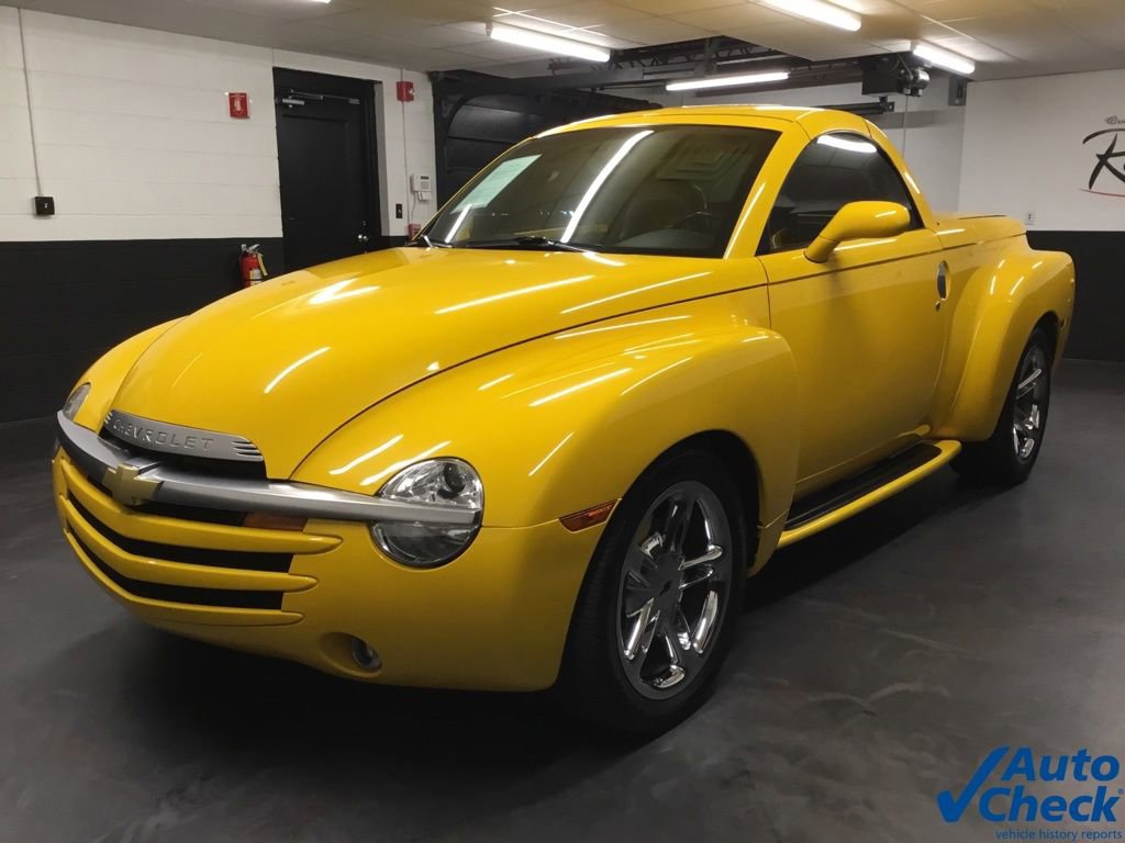 Used 2003 Chevrolet SSR w/ Preferred Equipment Group RWD image 16