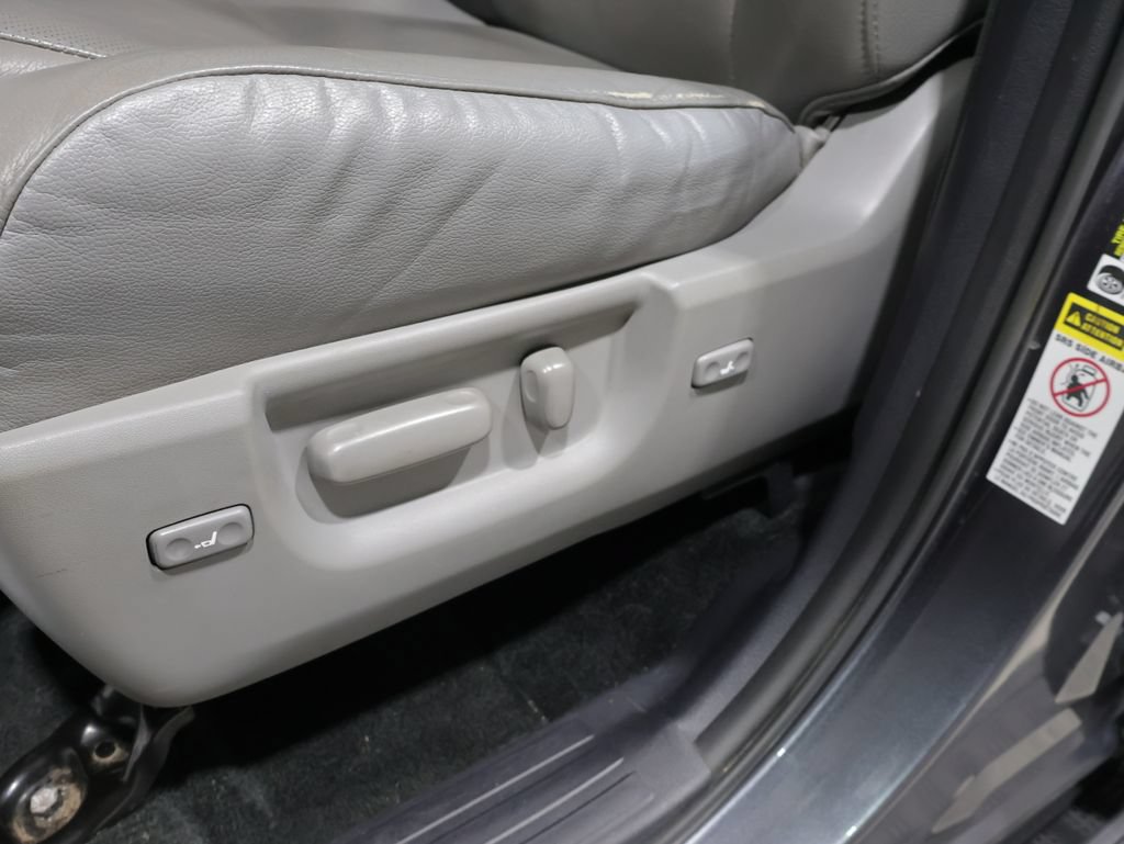 Used 2013 Toyota Sequoia Platinum AWD/4WD image 12