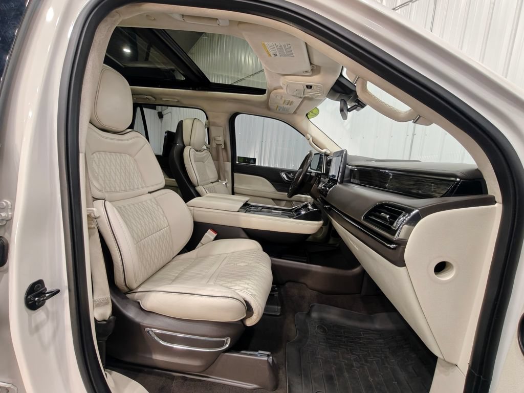 Used 2019 Lincoln Navigator Black Label w/ Cargo Package AWD/4WD image 35