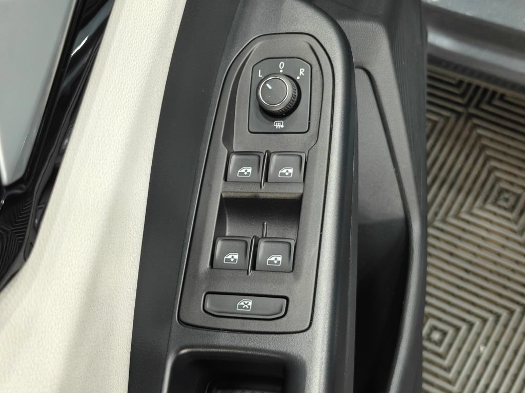 Used 2025 Volkswagen Taos S AWD/4WD image 44