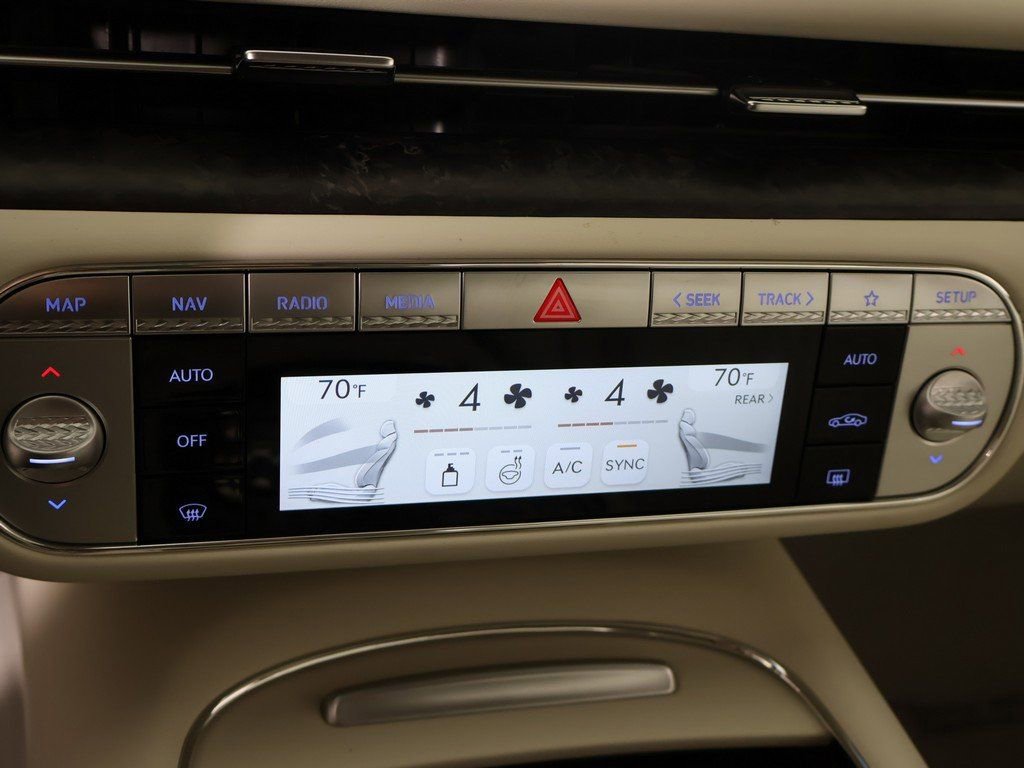 Used 2025 Genesis G90 3.5T image 64