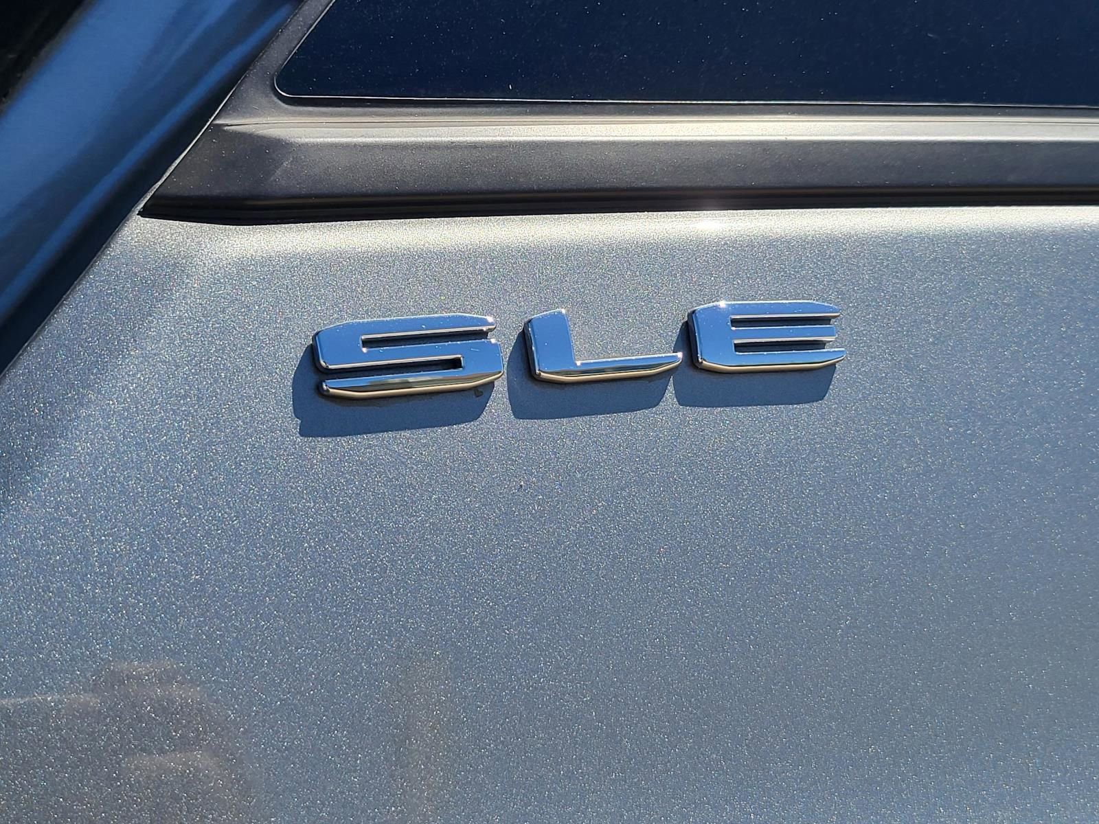 Used 2024 GMC Terrain SLE AWD/4WD image 6