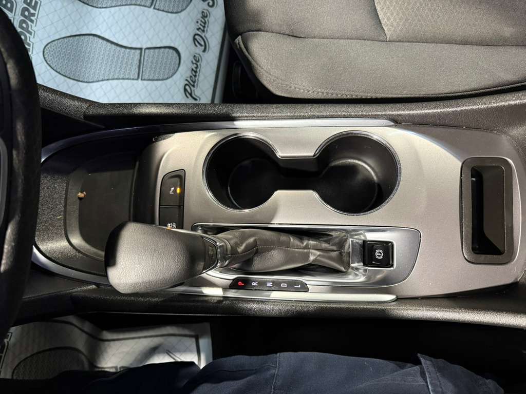 Used 2025 Chevrolet Malibu LT FWD image 18