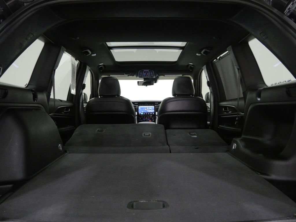 Used 2024 Jeep Grand Cherokee Limited w/ Luxury Tech Group II image 29