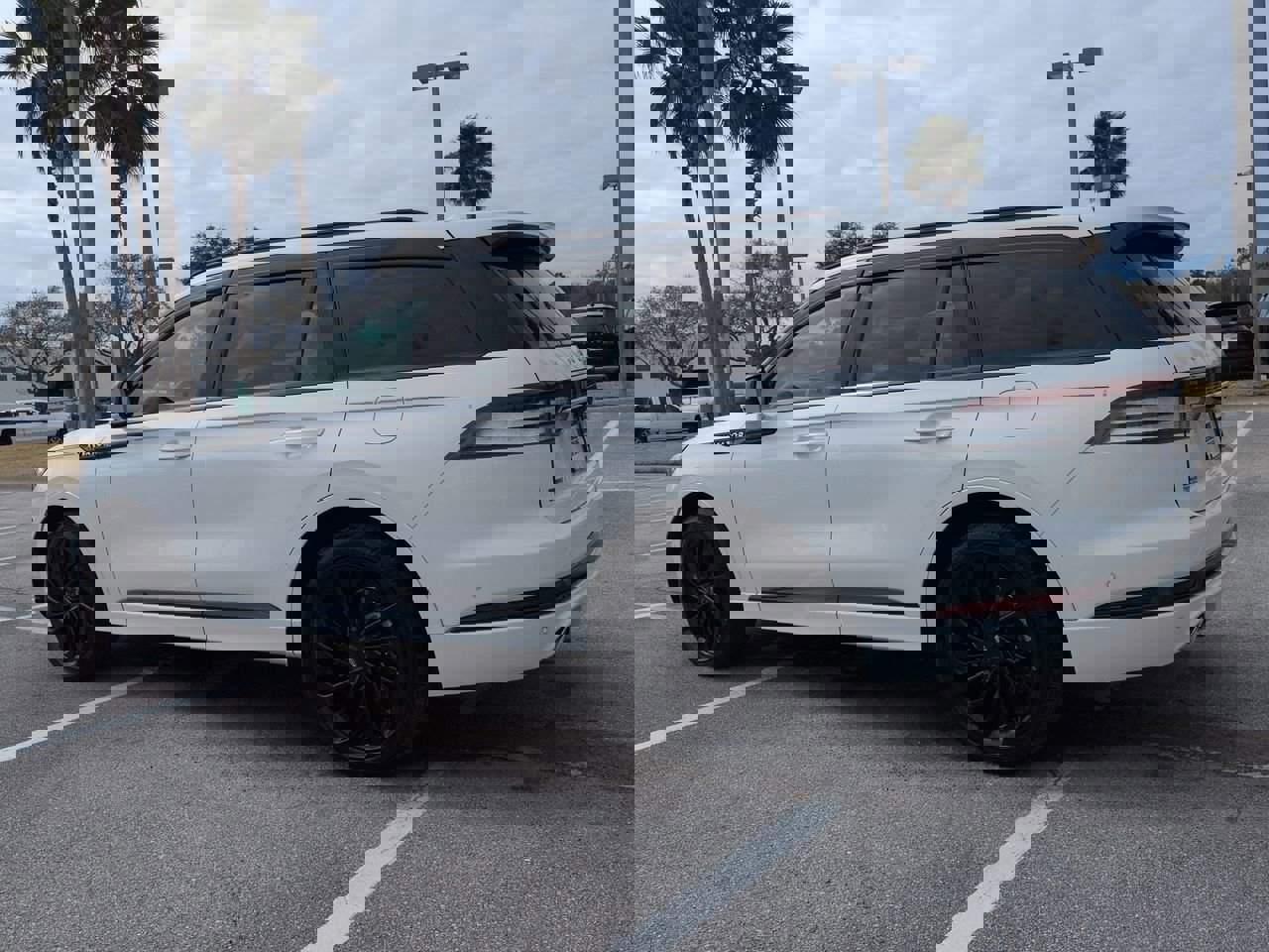 Certified 2024 Lincoln Aviator Reserve w/ Equipment Group 201A image 6