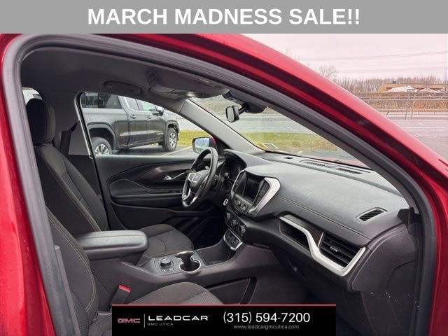 Used 2024 GMC Terrain SLE w/ Driver Convenience Package image 11