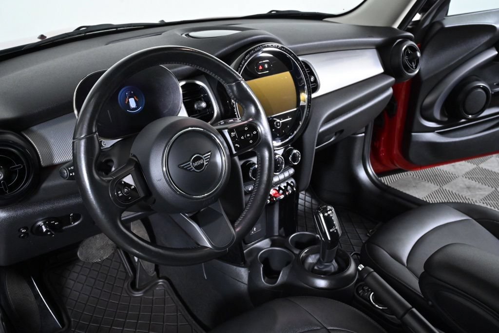 Used 2023 MINI Cooper 2-Door Hardtop FWD image 13