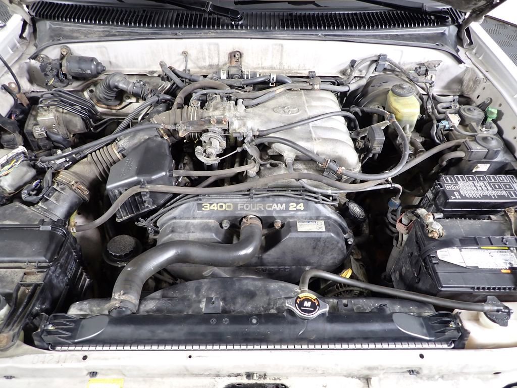 Used 2000 Toyota 4Runner Limited image 5