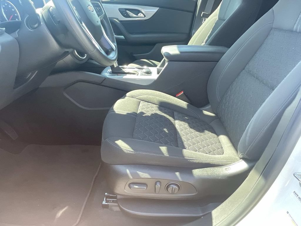 Used 2022 Chevrolet Blazer LT FWD image 17